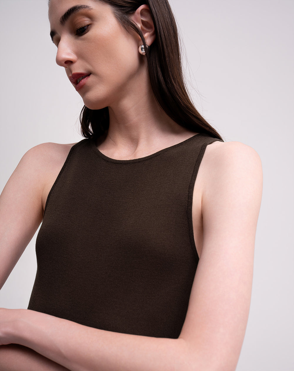 Camiseta slim tejido de punto café mujer