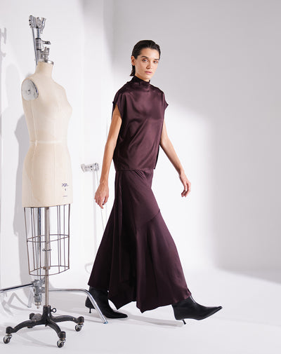 Falda midi tiro alto asimétrica vinotinto mujer