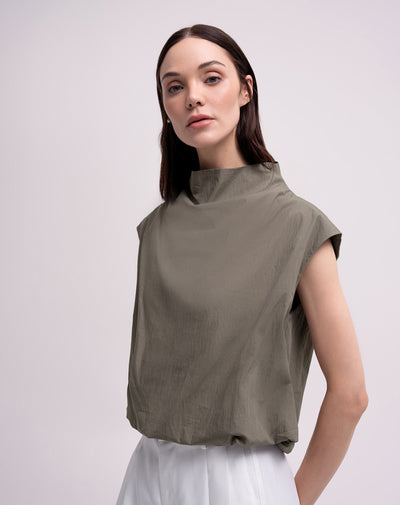Blusa globo cuello tortuga café mujer