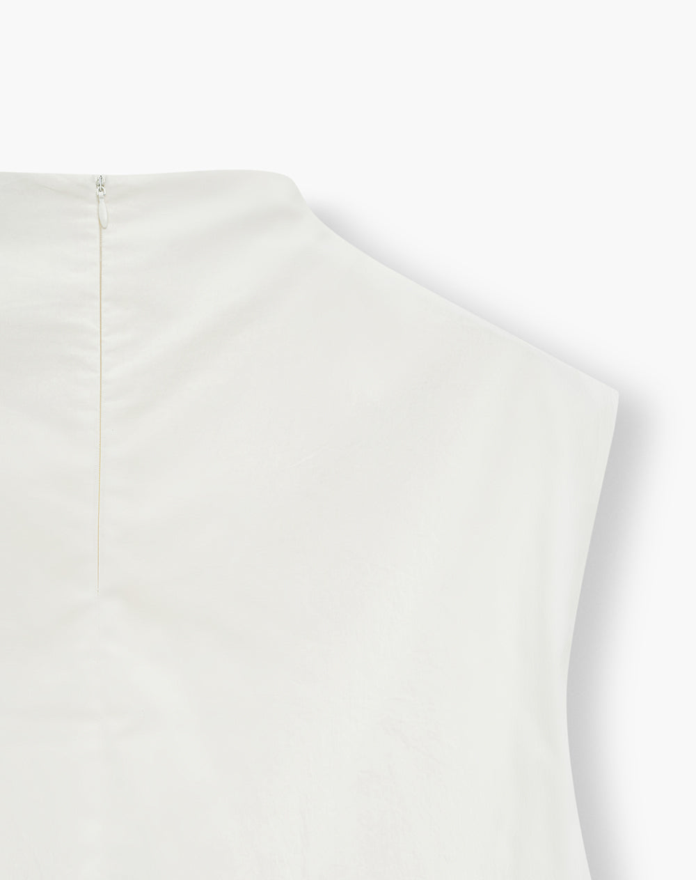 Blusa cuello tortuga con cierre vainilla mujer