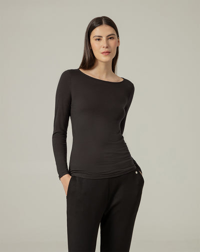 Camibuzo ajustado negro para mujer
