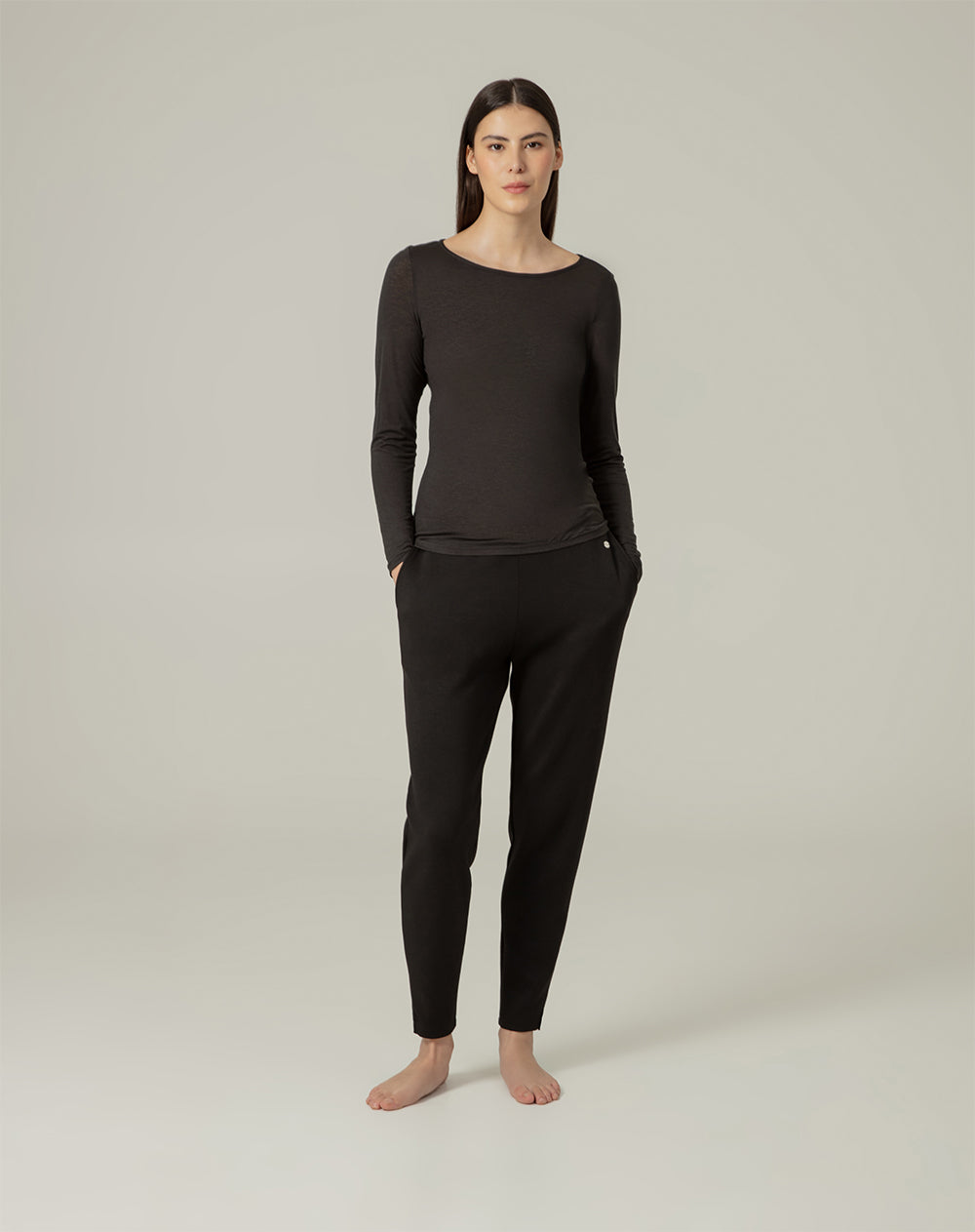 Camibuzo ajustado negro para mujer