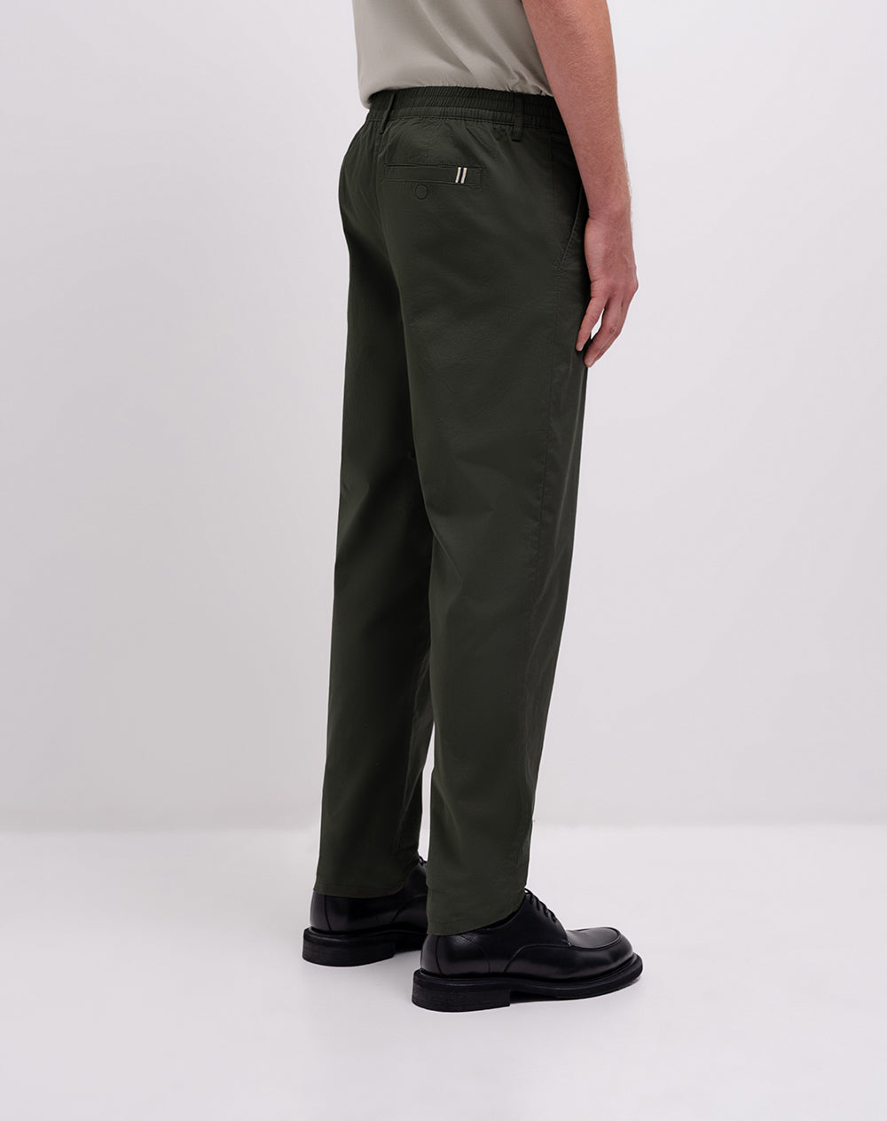 Pantalón chino regular tiro medio verde hombre hombre
