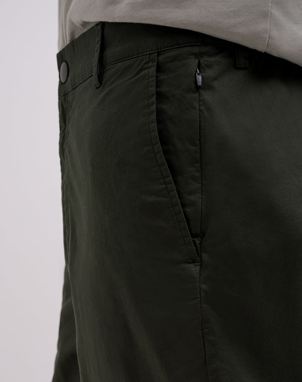 Pantalón chino regular tiro medio verde hombre hombre