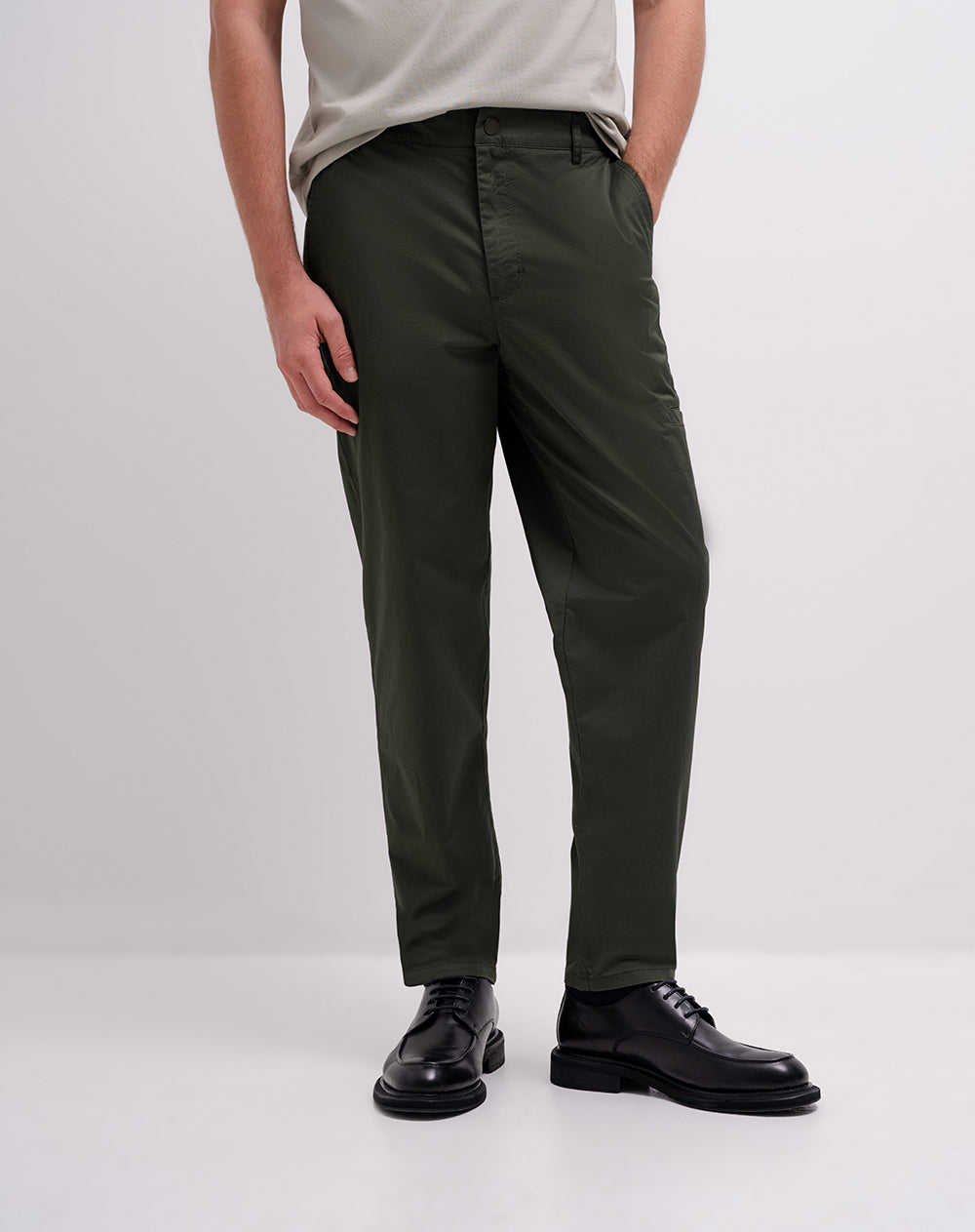Pantalón chino regular tiro medio verde hombre hombre