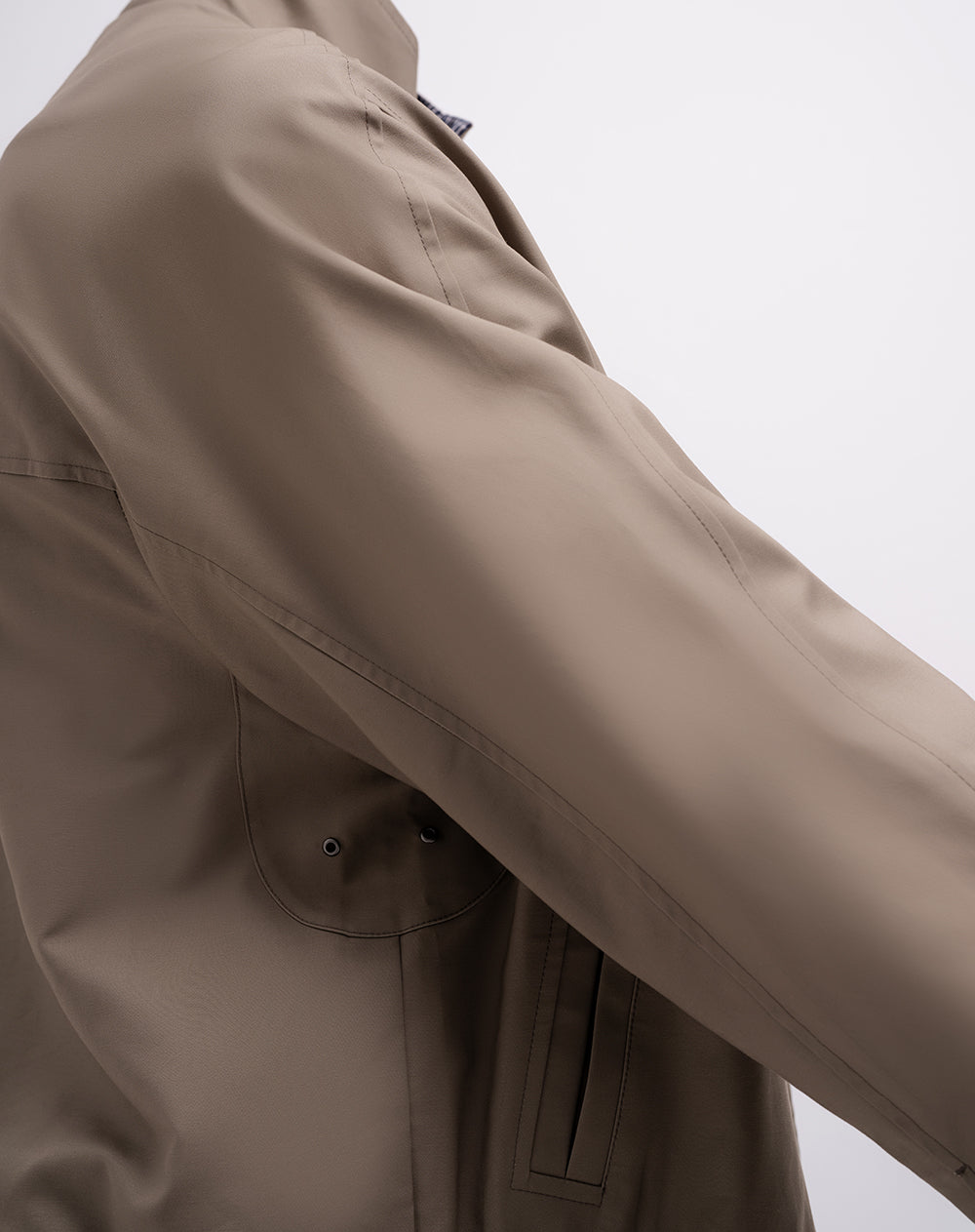 Chaqueta regular cuello alto café hombre