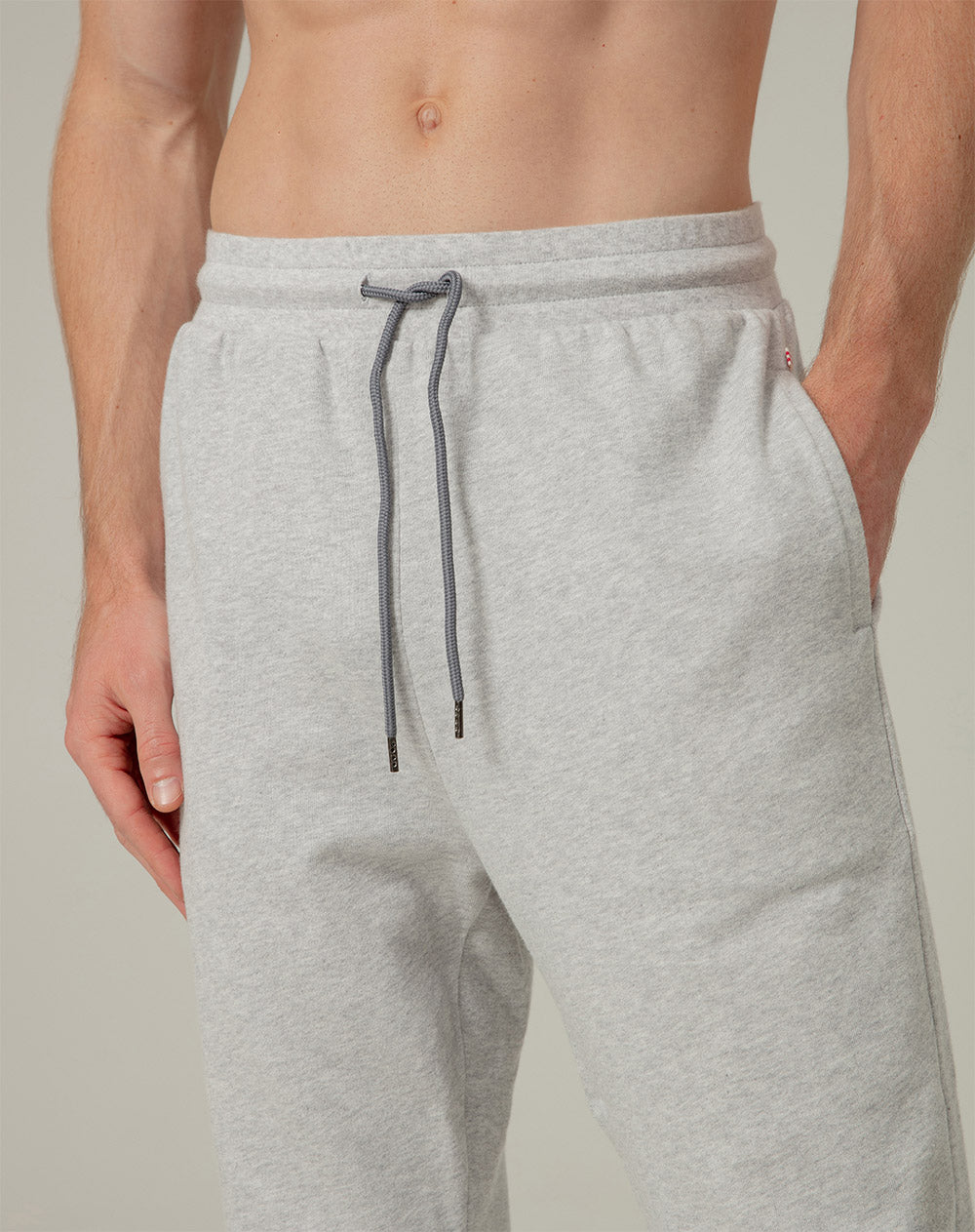 Jogger en algodón sostenible semi ajustado gris para hombre