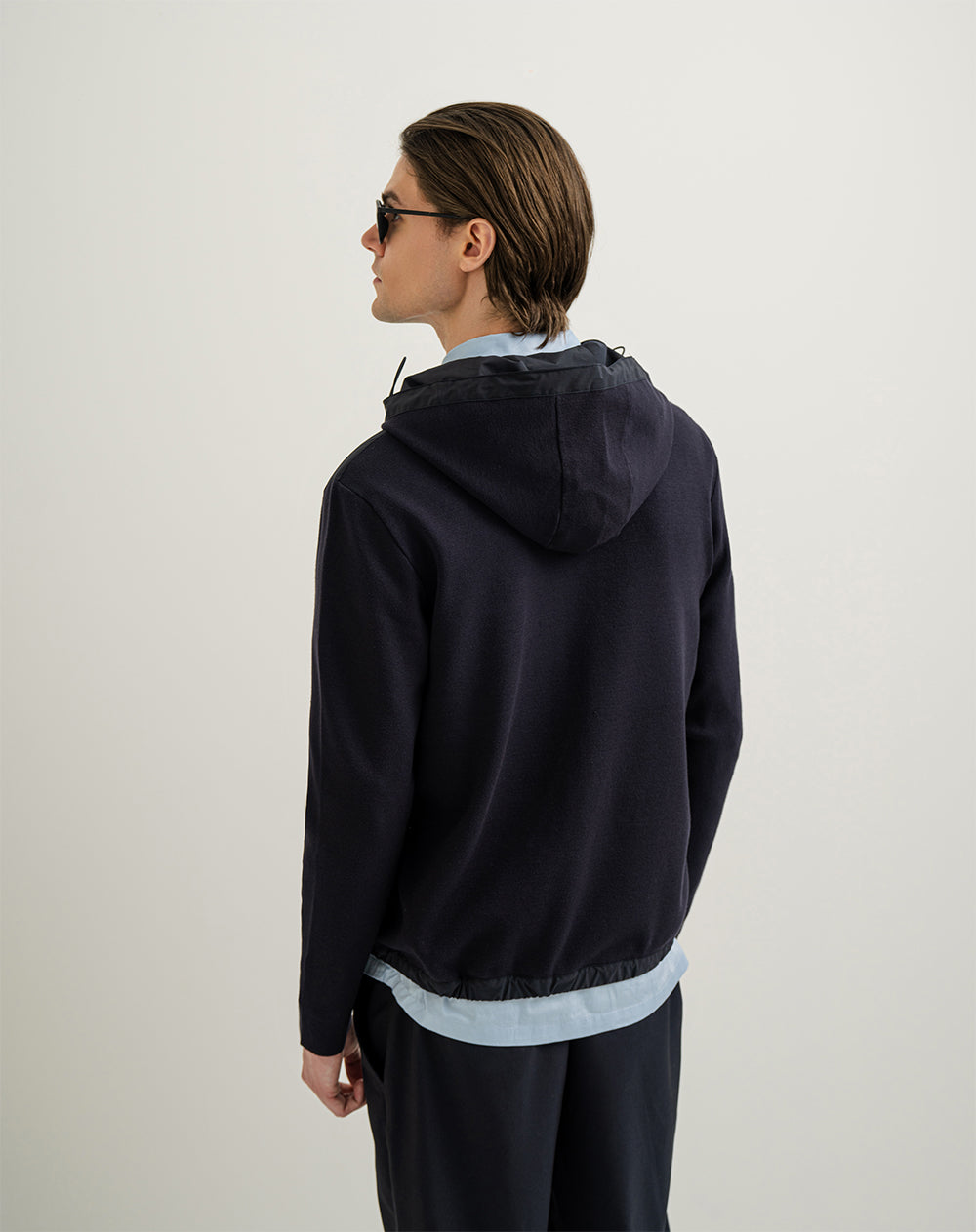 Chaqueta regular fit con capucha azul