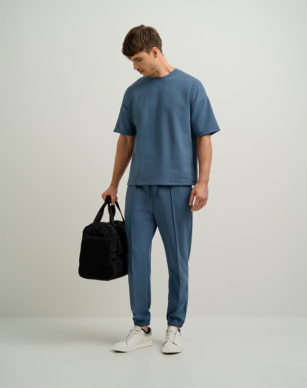 Jogger en algodón sostenible semi ajustado azul para hombre
