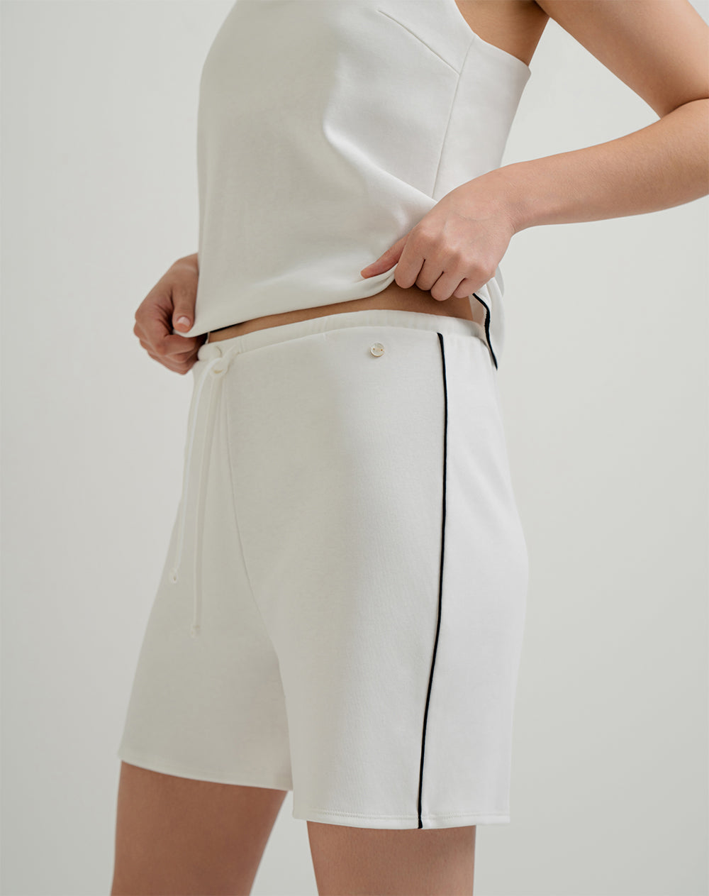 Short en algodón sostenible tiro medio vainilla para mujer