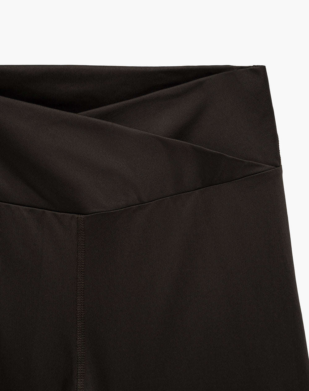 Biker deportivo tiro alto control abdomen café mujer