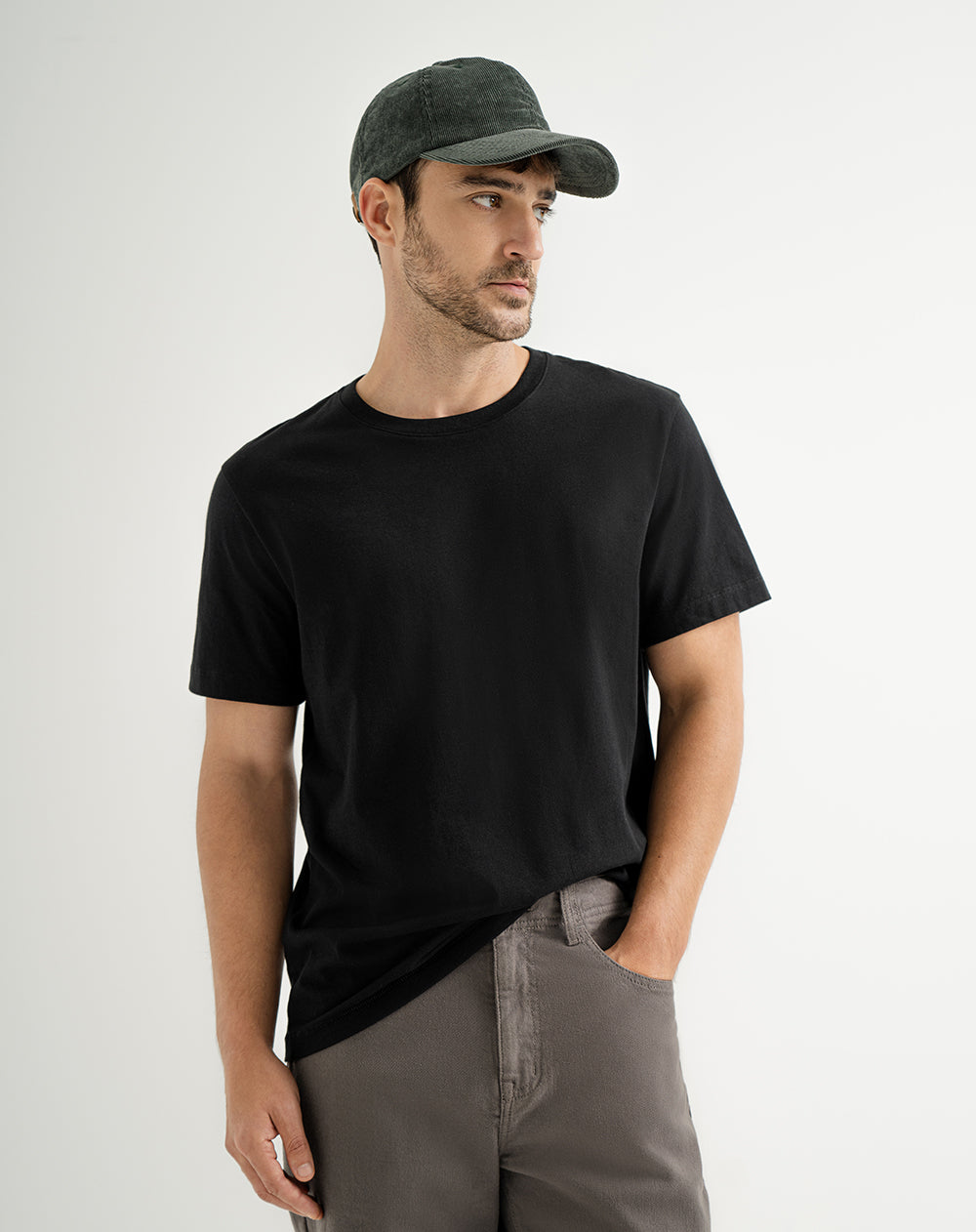 Camiseta regular fit manga corta negra