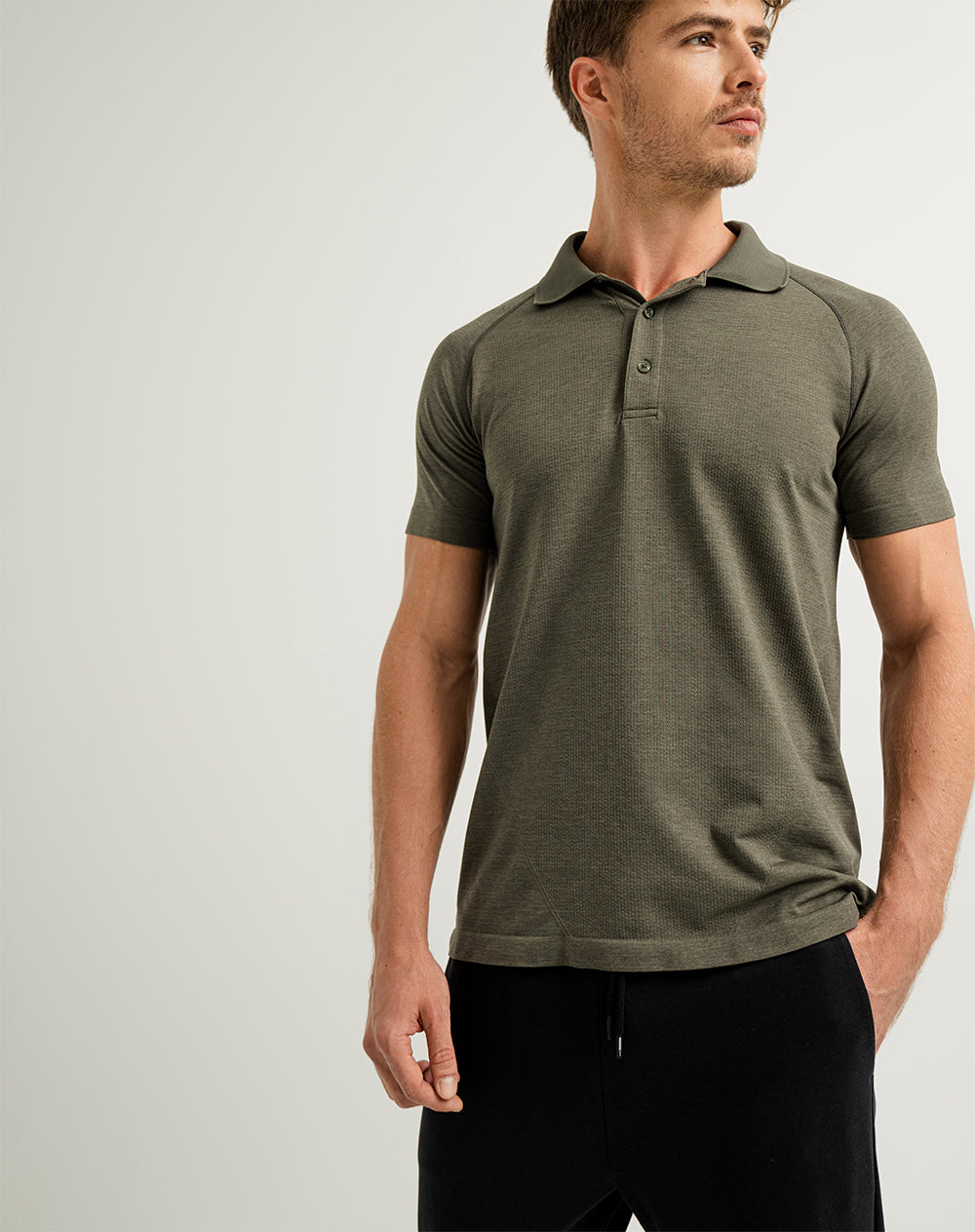 Polo deportiva  hombre antibacterial verde militar