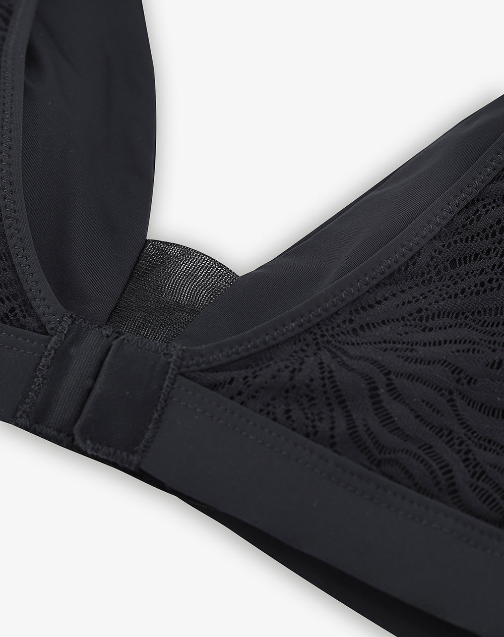 Top soporte medio copas removibles encaje negro