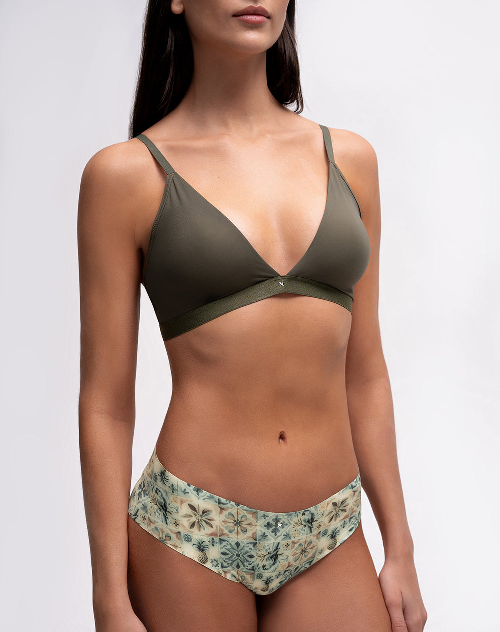 Top en tiras delgadas soporte medio verde