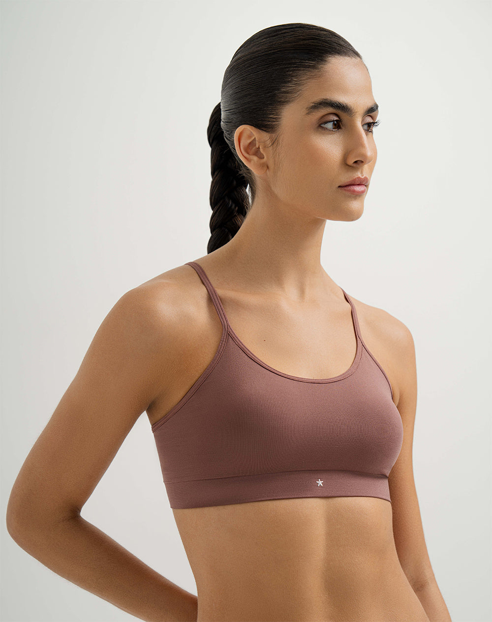 Top soporte medio pocas costuras y cargaderas reforzadas palo de rosa