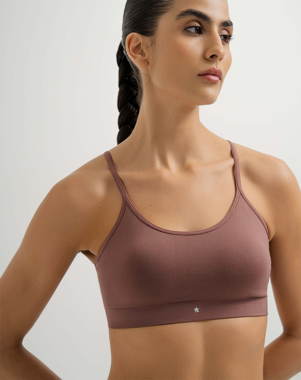 Top soporte medio pocas costuras y cargaderas reforzadas palo de rosa