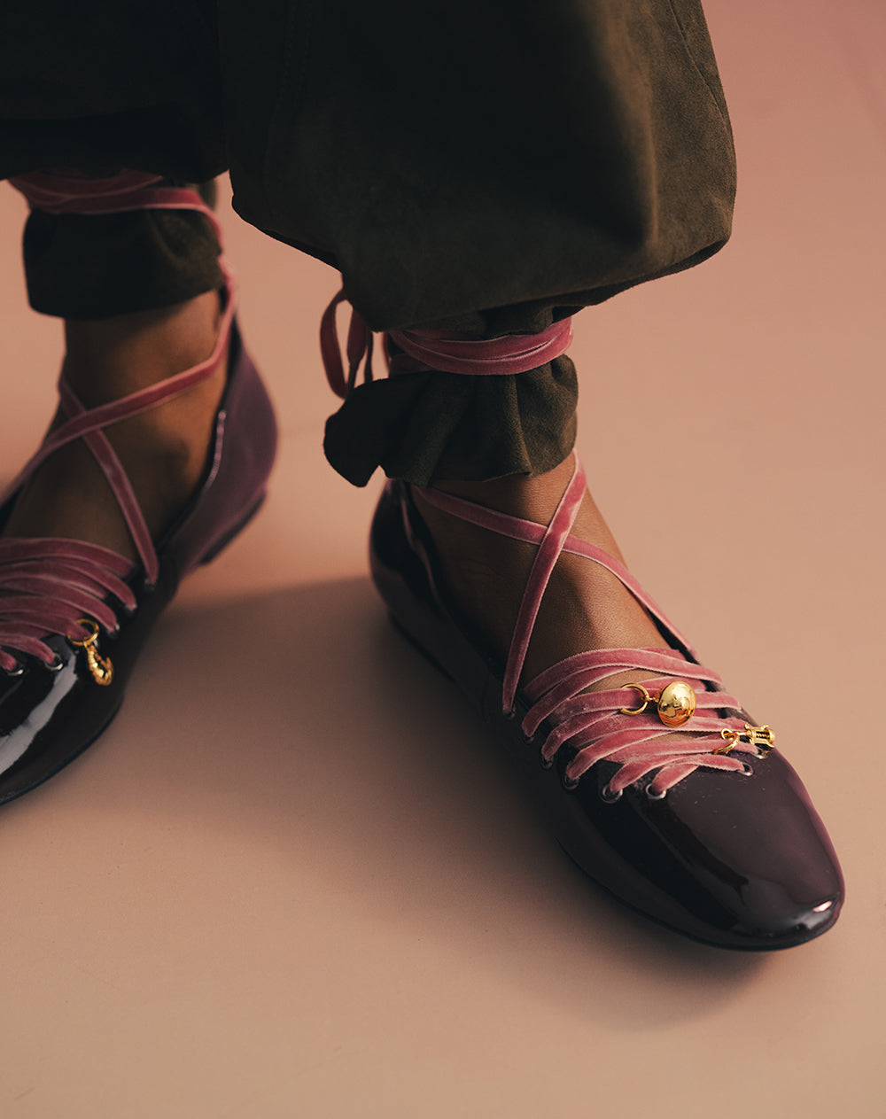 Bailarinas de charol con amarre Ana Beliza