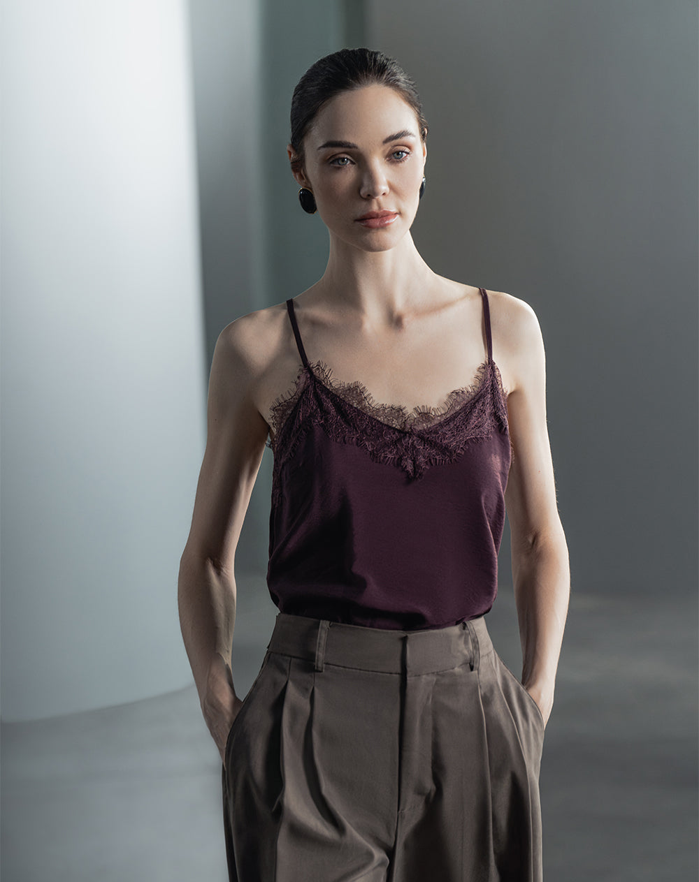 Blusa con encaje vino tinto mujer