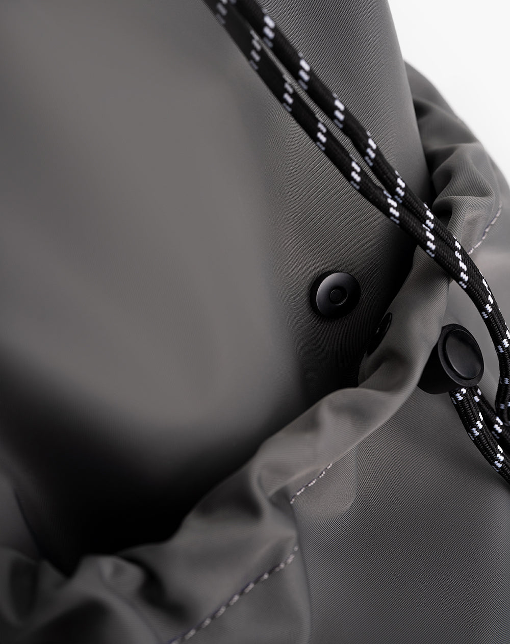 Morral cierre con cordón gris