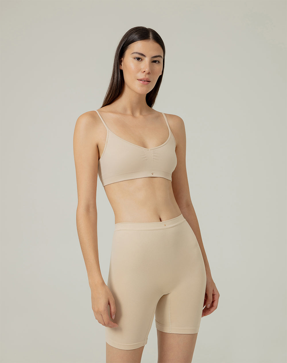 Panty ciclista seamless control medio y pocas costurass habano