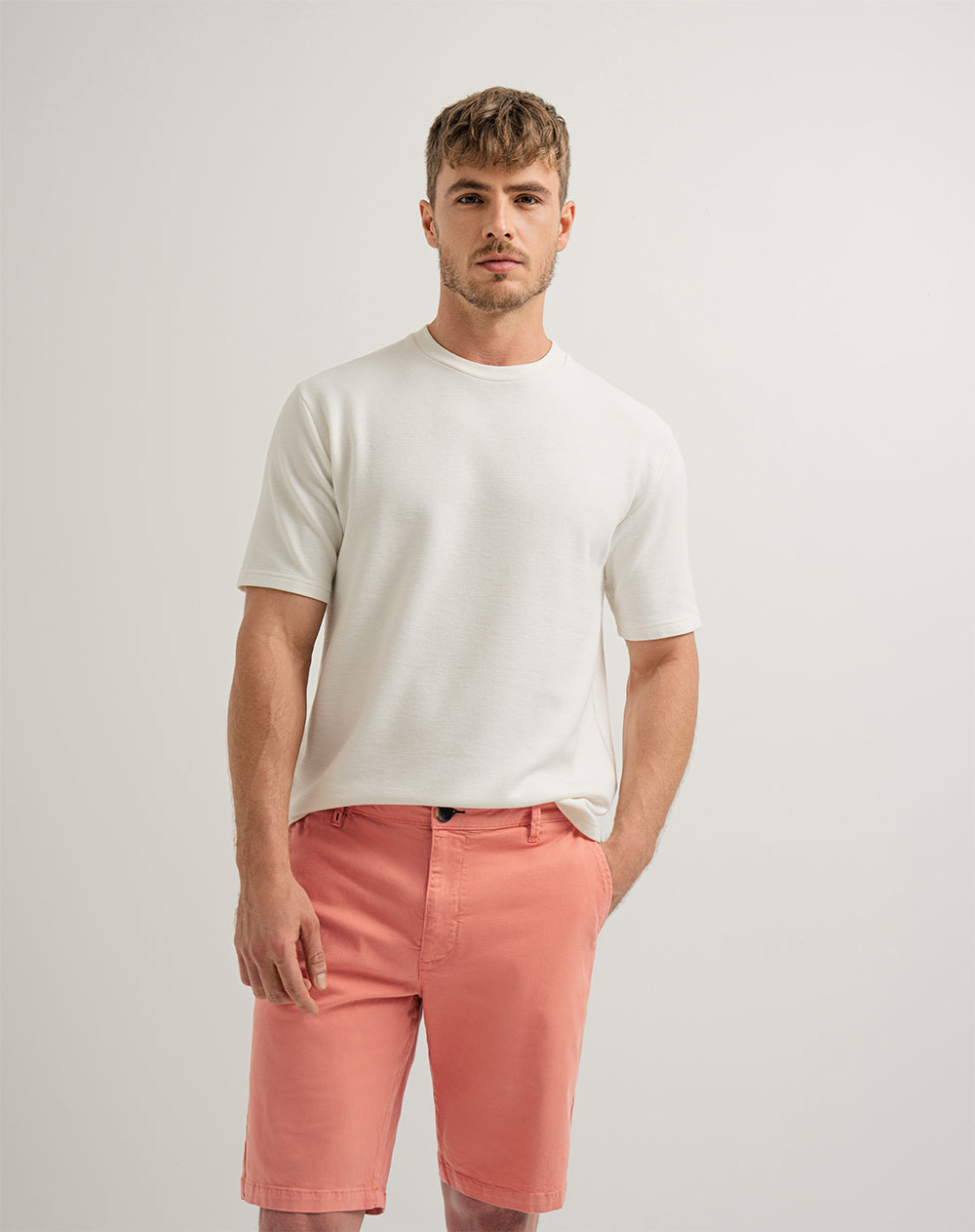 Bermuda regular fit en drill rosada