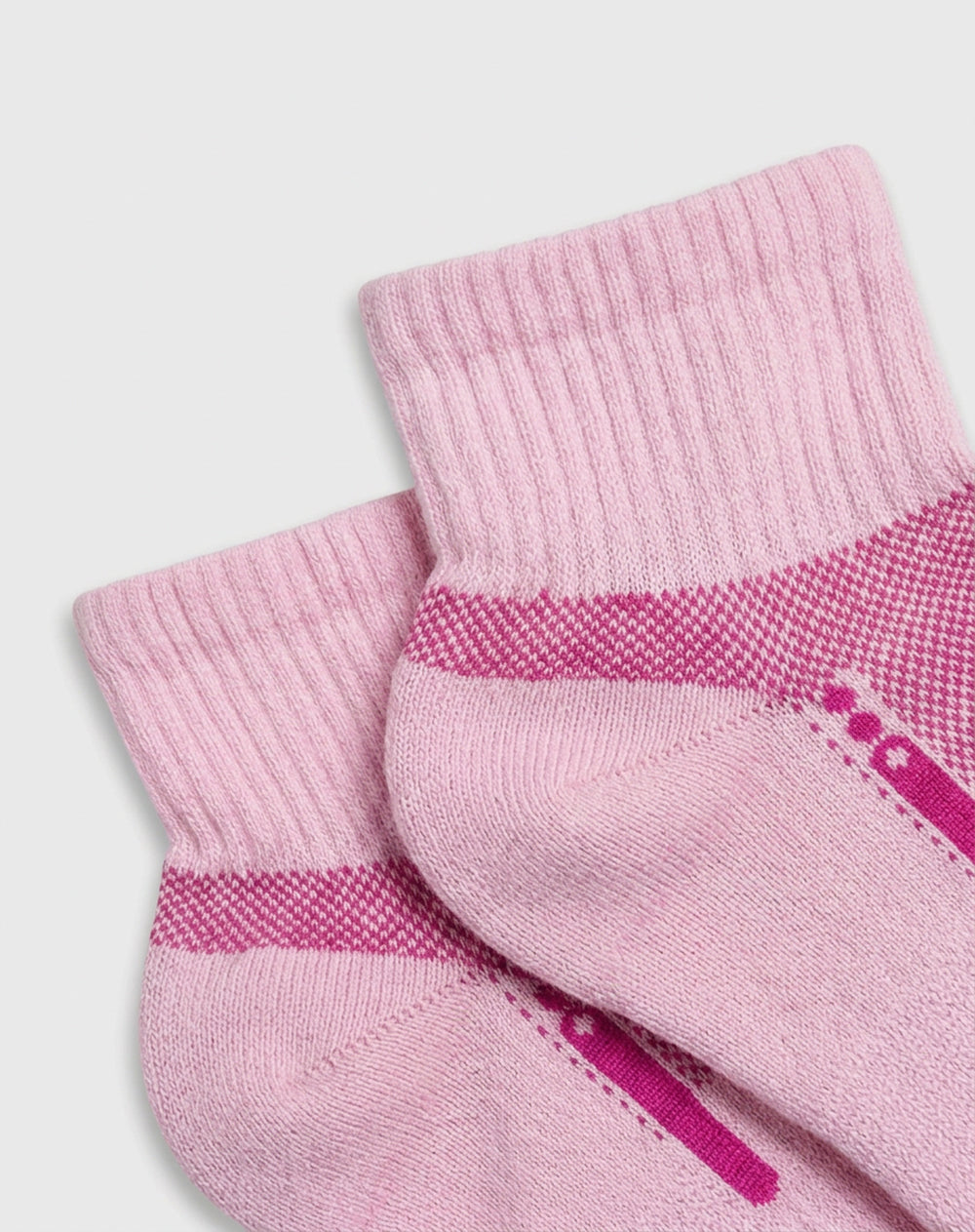 Medias cortas fucsia fluorescente