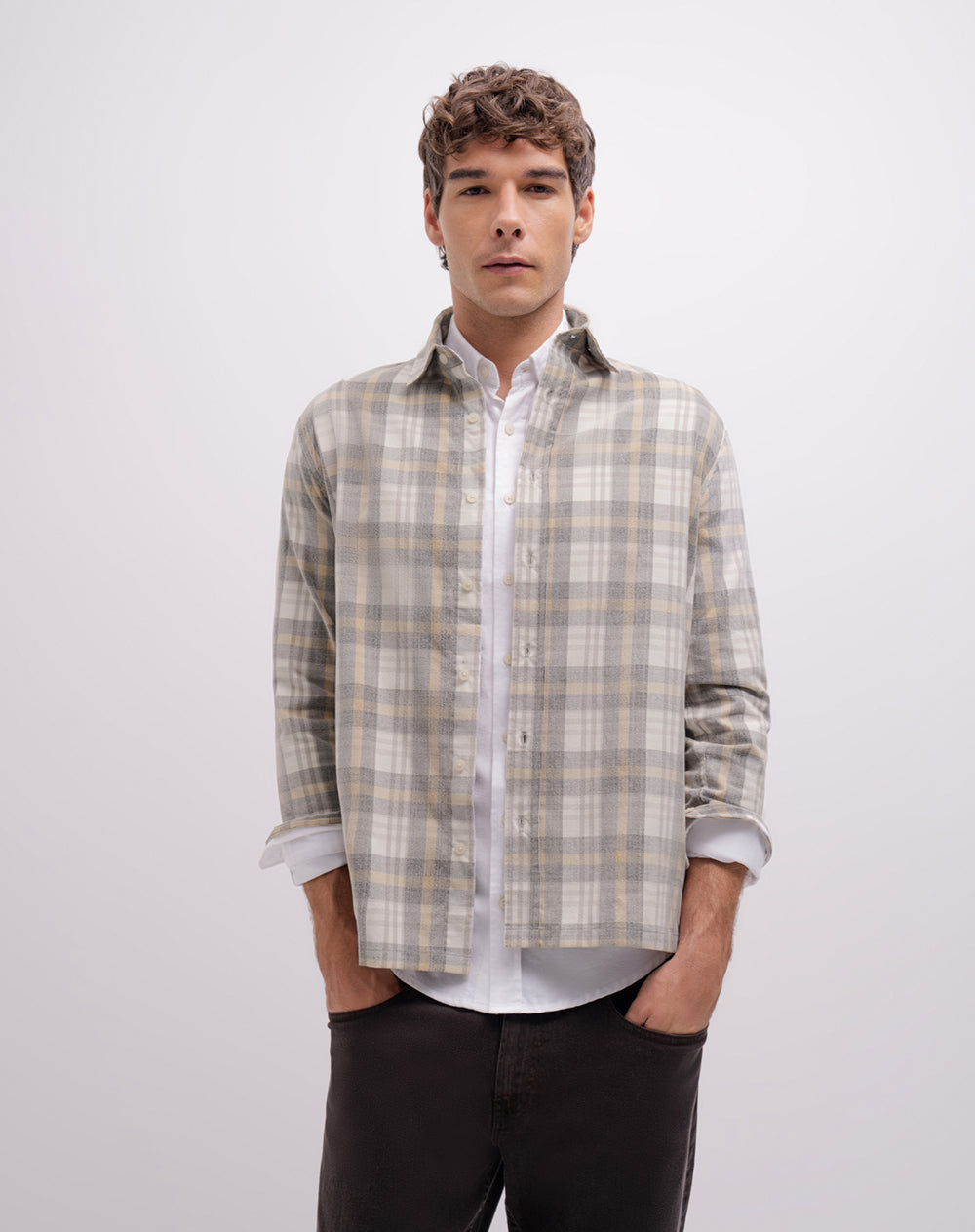 Camisa manga larga regular habano hombre