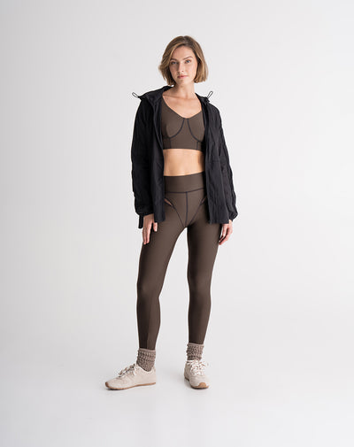 Top deportivo soporte medio control humedad café