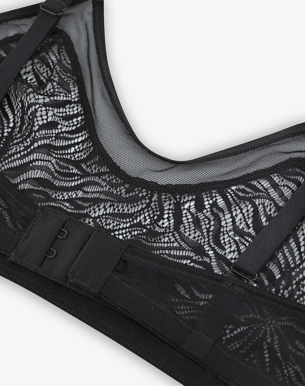 Top soporte bajo encaje negro