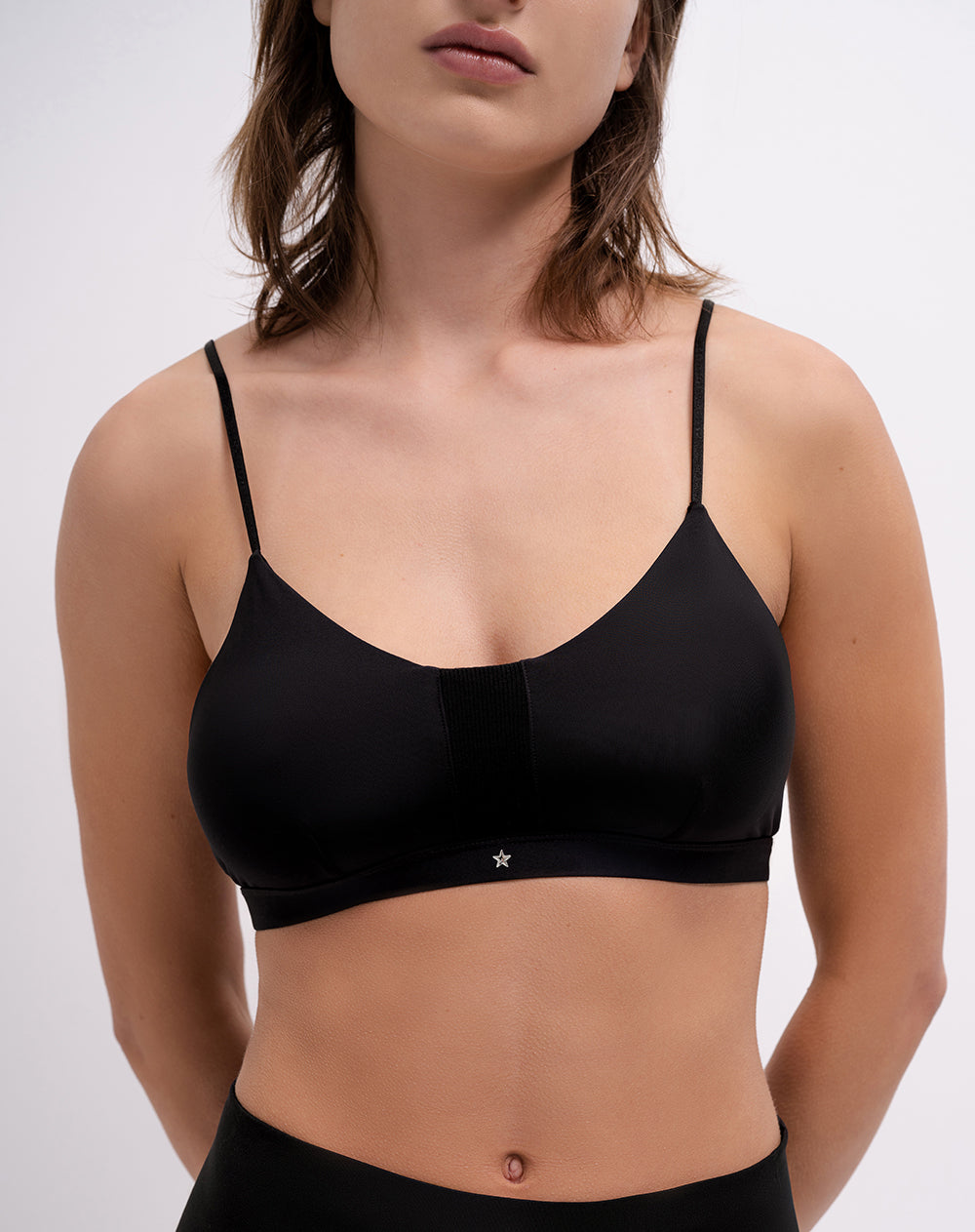 Top soporte medio microfibra negro