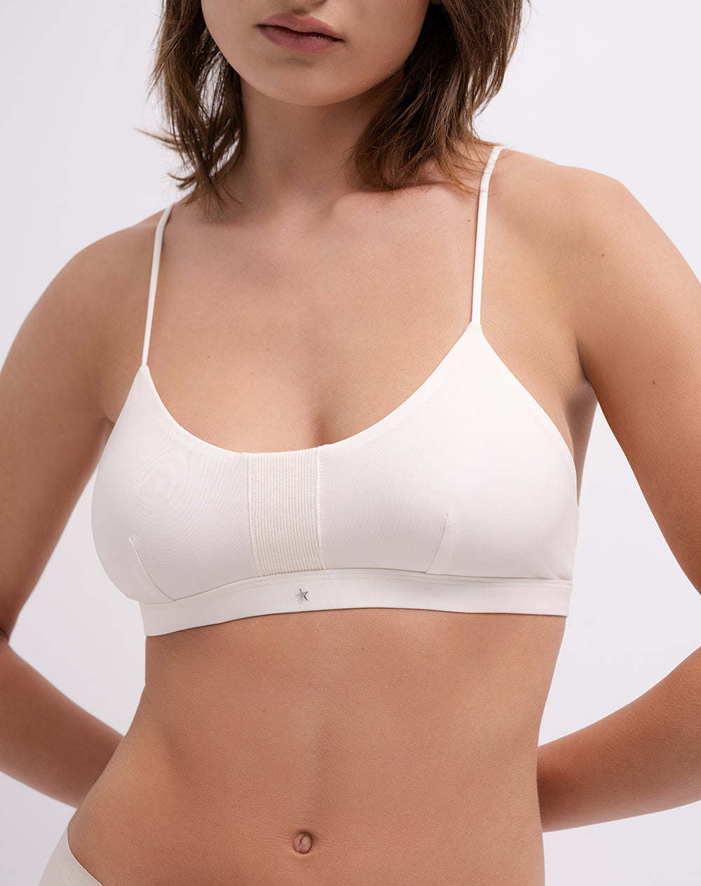 Top soporte medio microfibra vainilla