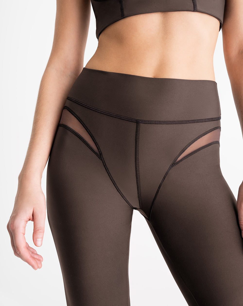 Legging deportivo control humedad café mujer