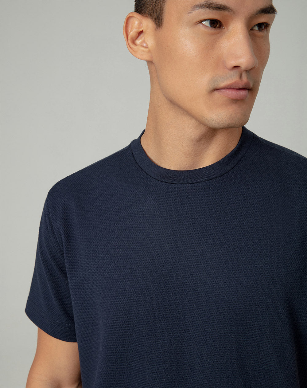 Camiseta en algodón sostenible azul oscura para hombre