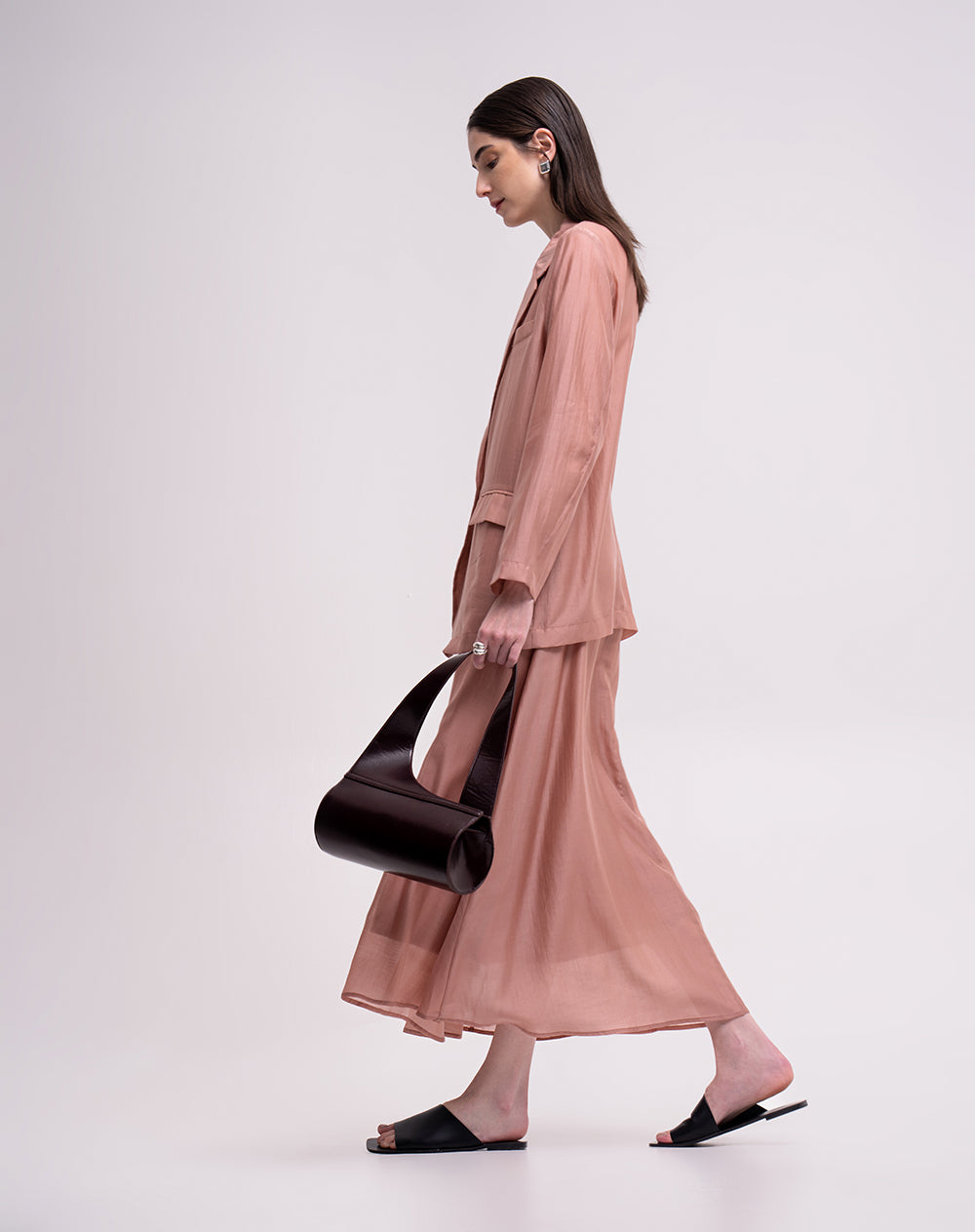 Falda semitransparente larga tiro alto rosada mujer