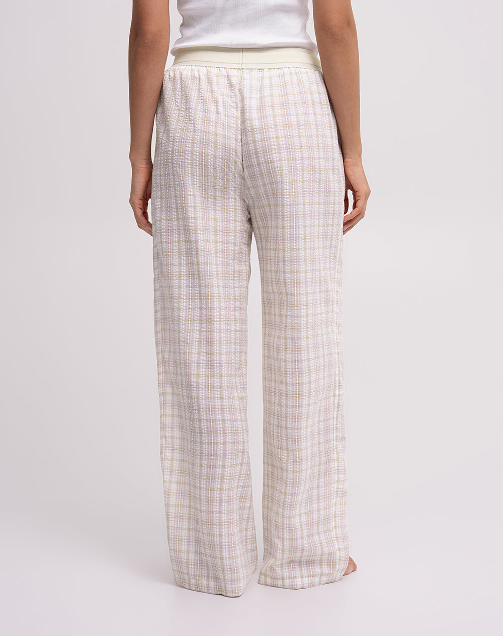 Pantalón relaxed fit tiro alto habano cuadros