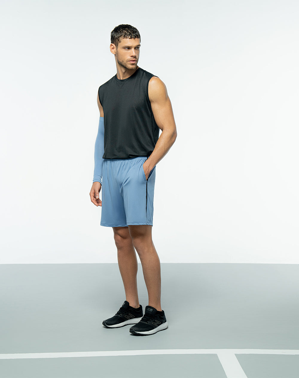 Pantaloneta deportiva control humedad azul para hombre