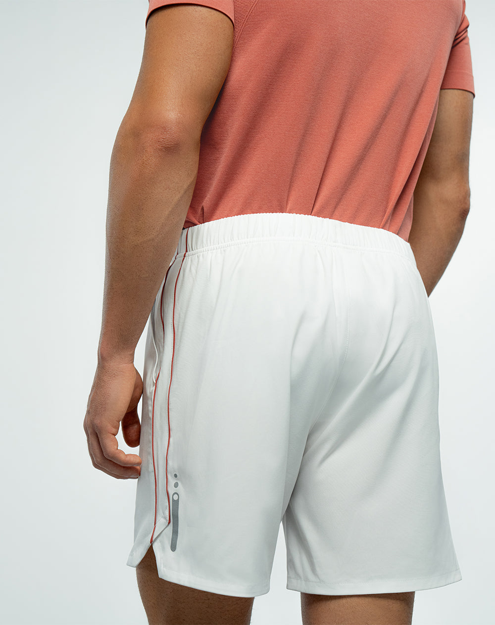 Pantaloneta deportiva con malla interna blanca para hombre