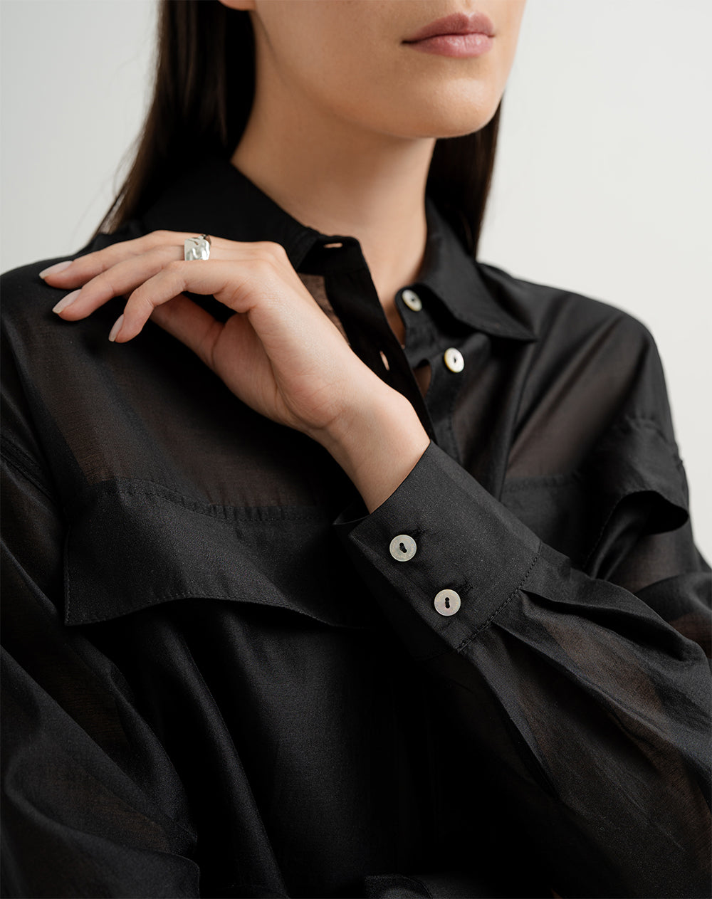 Camisa manga larga oversize transparencia negra mujer
