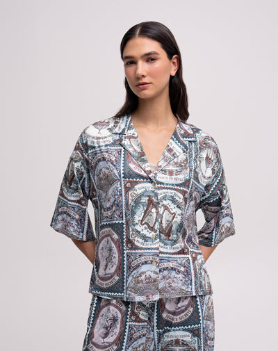 Camisa relaxed fit manga corta verde estampada