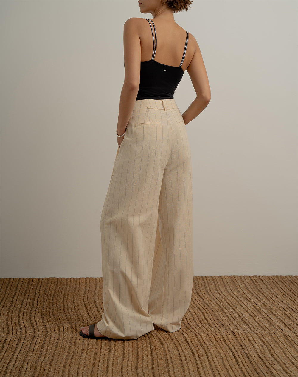 Pantalón loose fit tiro alto amarillo rayas