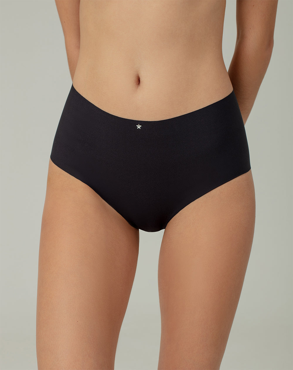 Panty cachetero clásico microfibra invisible negro