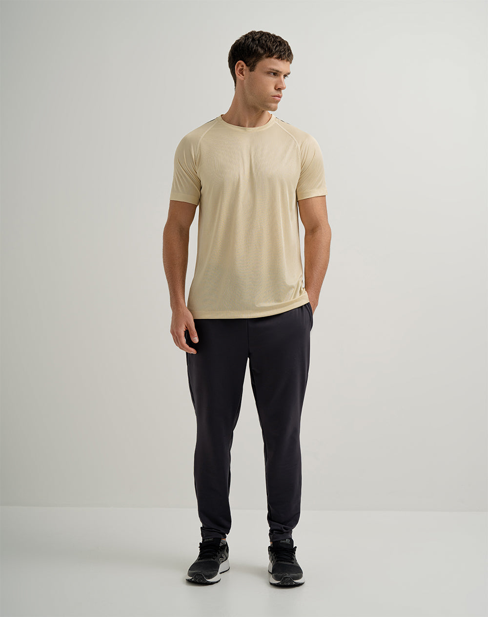Camiseta deportiva  hombre control humedad amarilla