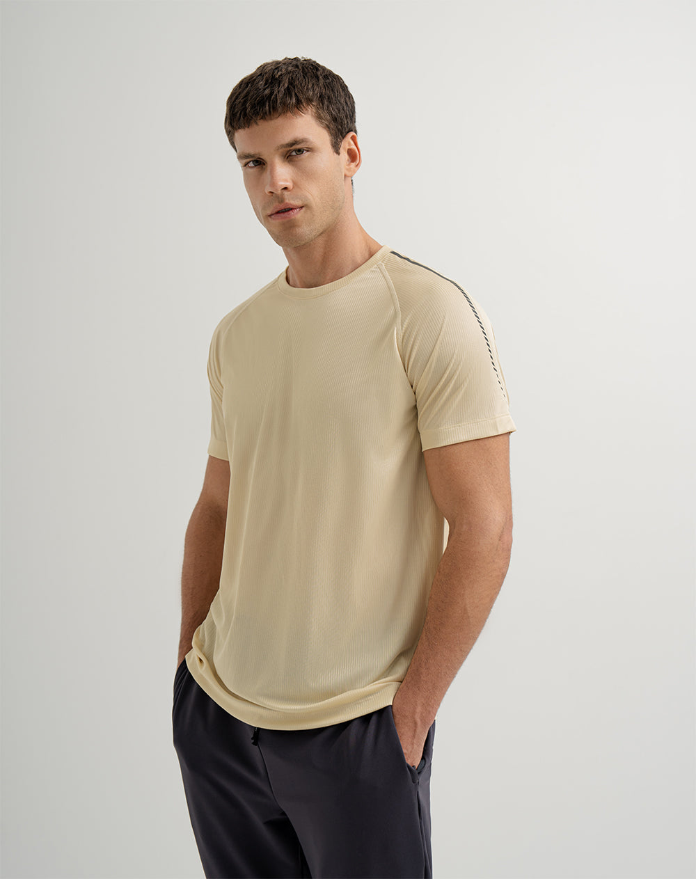 Camiseta deportiva  hombre control humedad amarilla