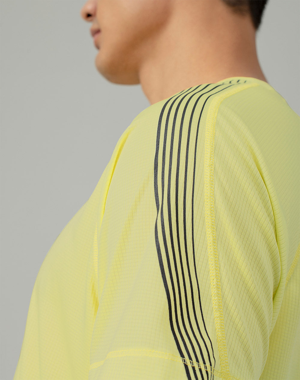 Camiseta deportiva  hombre control humedad verde