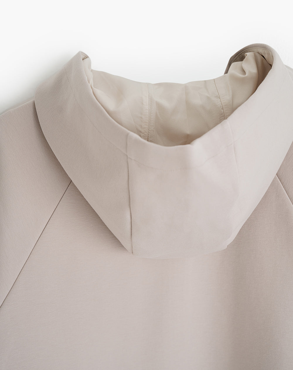 Chaqueta relaxed fit con capucha kaki