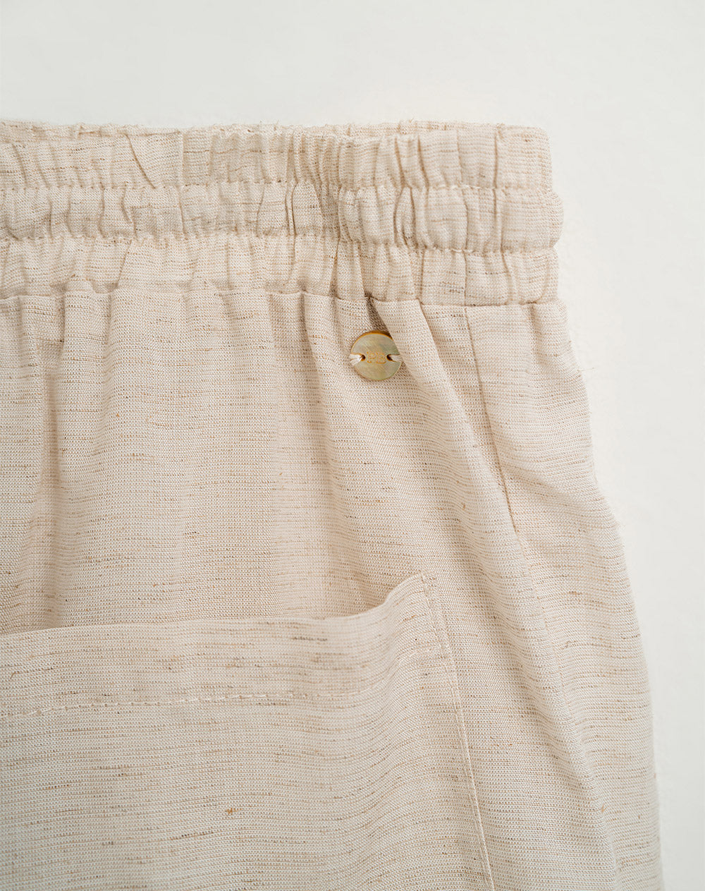 Short en lino tiro medio arena mujer