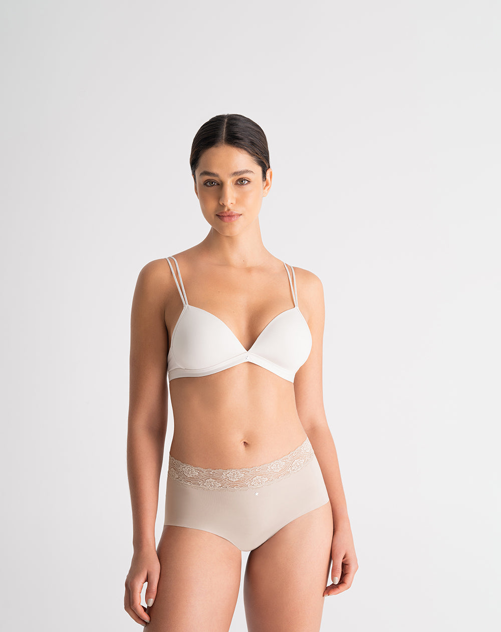 Panty cachetero clásico microfibra más encaje café claro
