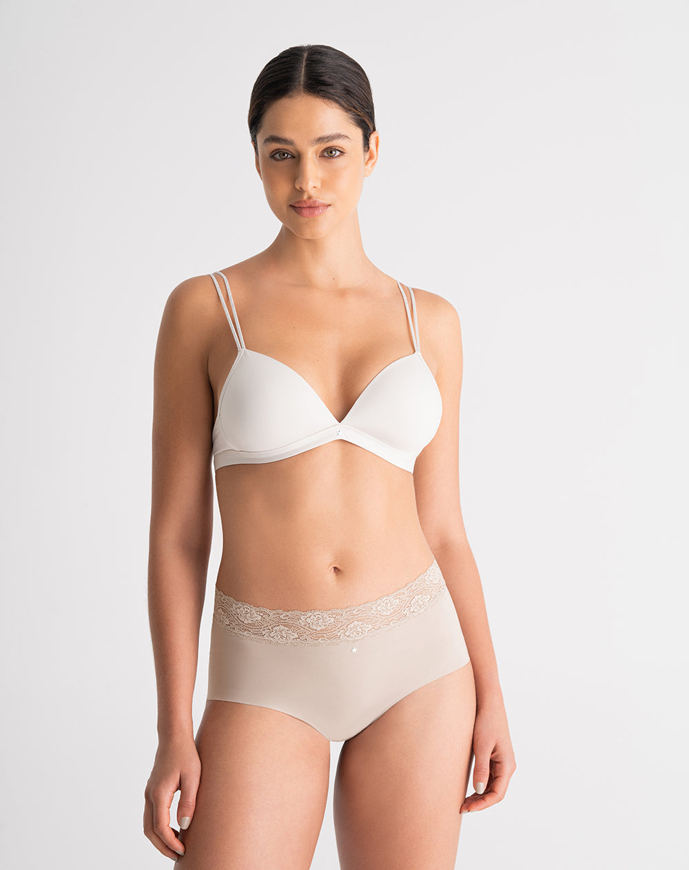 Panty cachetero clásico microfibra más encaje café claro