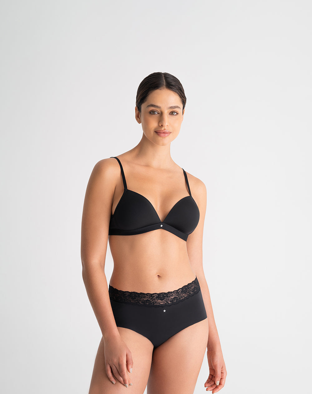 Panty cachetero clásico microfibra más encaje negro